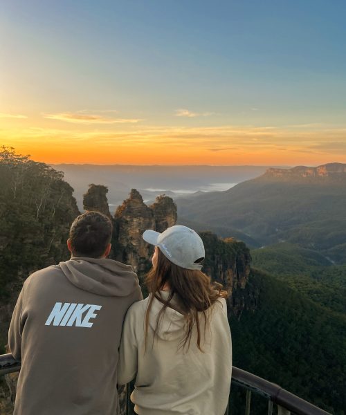 Vue sur les three sisters aux blue mountains au lever du soleil